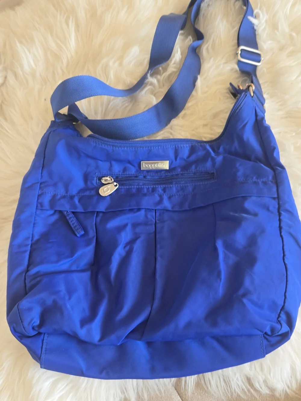 Baggallini Royal Blue Nylon Crossbody Bag - Picture 1 of 9
